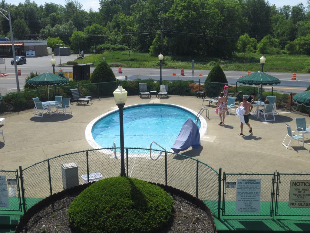 Roosevelt Inn & Suites Saratoga Springs Ballston Spa Εξωτερικό φωτογραφία