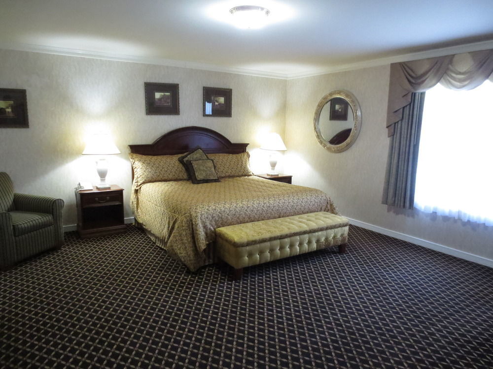 Roosevelt Inn & Suites Saratoga Springs Ballston Spa Εξωτερικό φωτογραφία