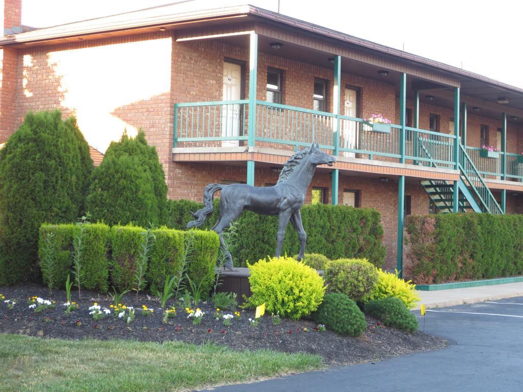 Roosevelt Inn & Suites Saratoga Springs Ballston Spa Εξωτερικό φωτογραφία