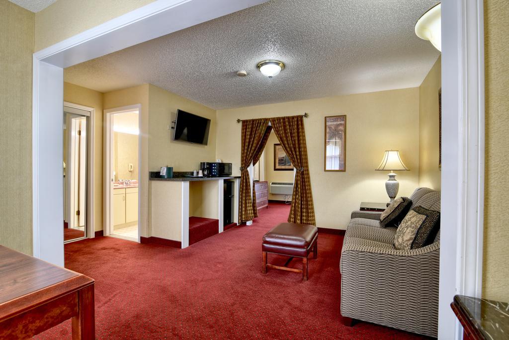 Roosevelt Inn & Suites Saratoga Springs Ballston Spa Εξωτερικό φωτογραφία