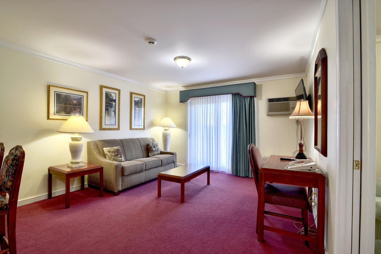 Roosevelt Inn & Suites Saratoga Springs Ballston Spa Εξωτερικό φωτογραφία