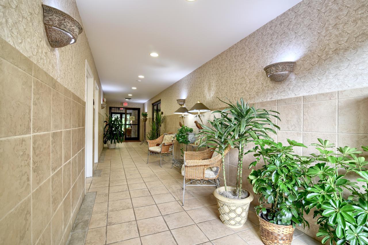 Roosevelt Inn & Suites Saratoga Springs Ballston Spa Εξωτερικό φωτογραφία